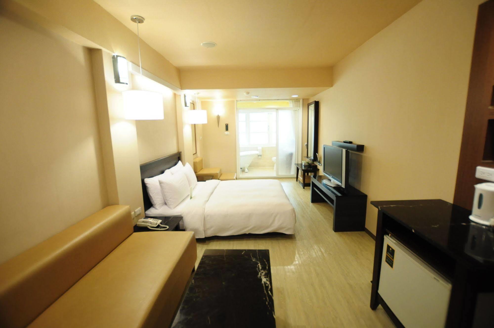 Kindness Xin Jue Jiang Otel Kaohsiung Dış mekan fotoğraf