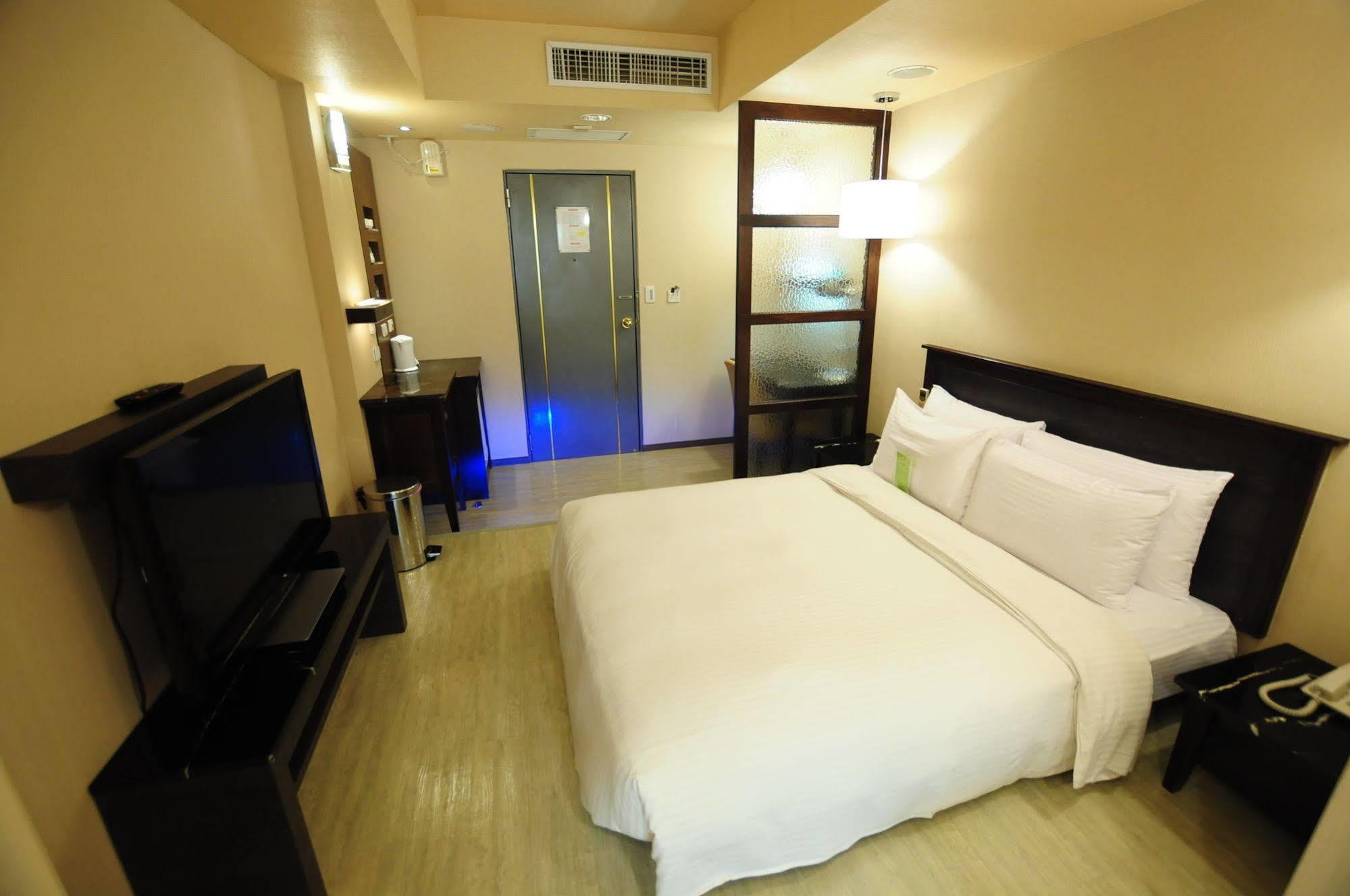 Kindness Xin Jue Jiang Otel Kaohsiung Dış mekan fotoğraf