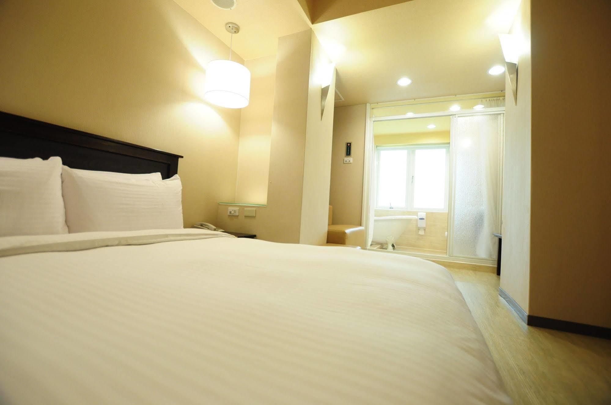 Kindness Xin Jue Jiang Otel Kaohsiung Dış mekan fotoğraf